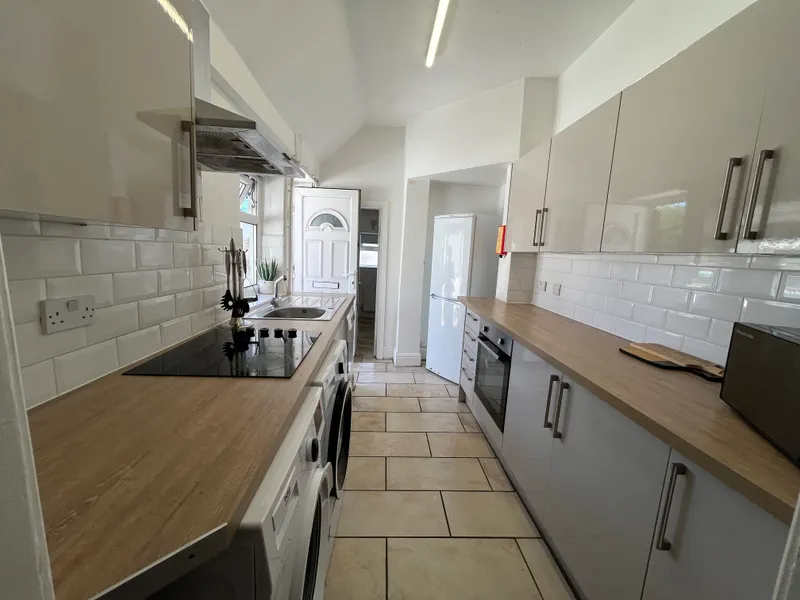4 Bed West End Student House  // Jul 2026 - Image 16